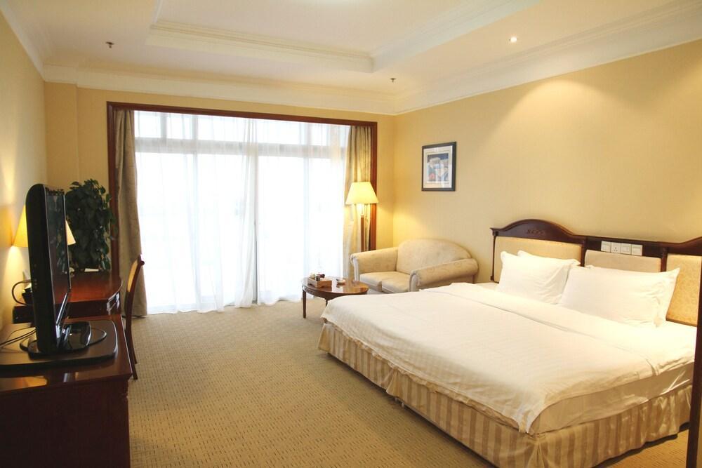 Xiamen International Seaside Hotel -Hotel Corridor Leads To The Stone Exhibition Hall Luaran gambar