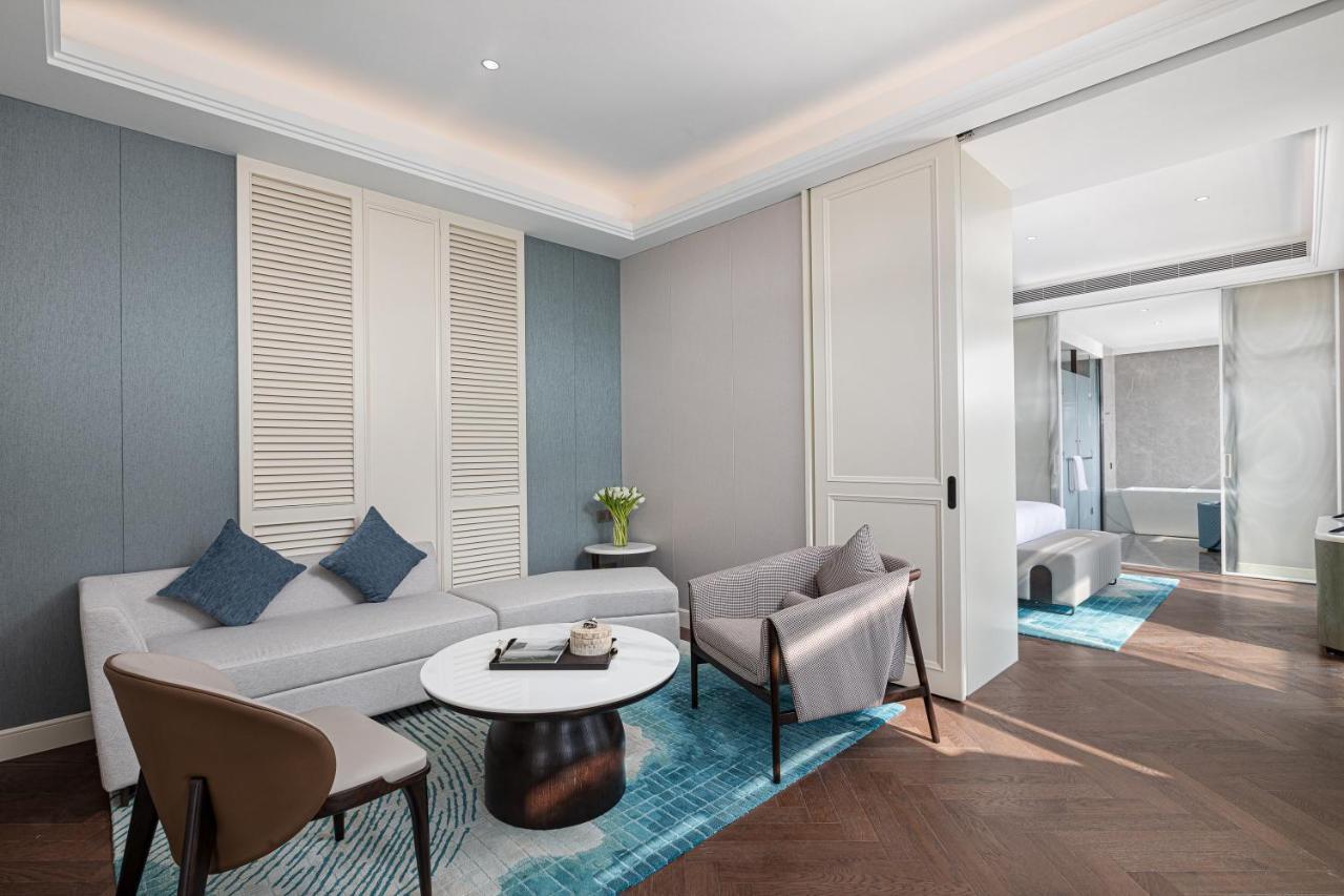 Xiamen International Seaside Hotel -Hotel Corridor Leads To The Stone Exhibition Hall Luaran gambar