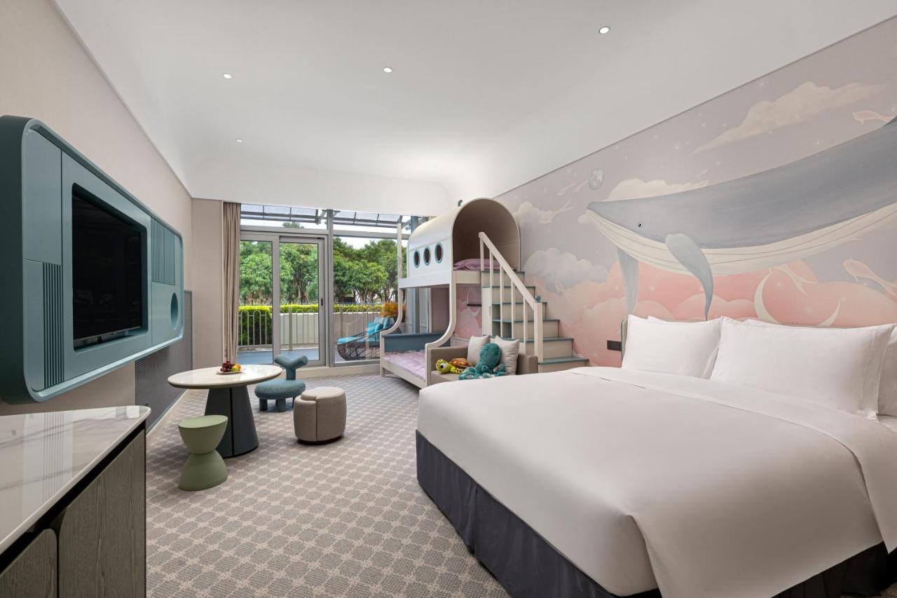 Xiamen International Seaside Hotel -Hotel Corridor Leads To The Stone Exhibition Hall Luaran gambar
