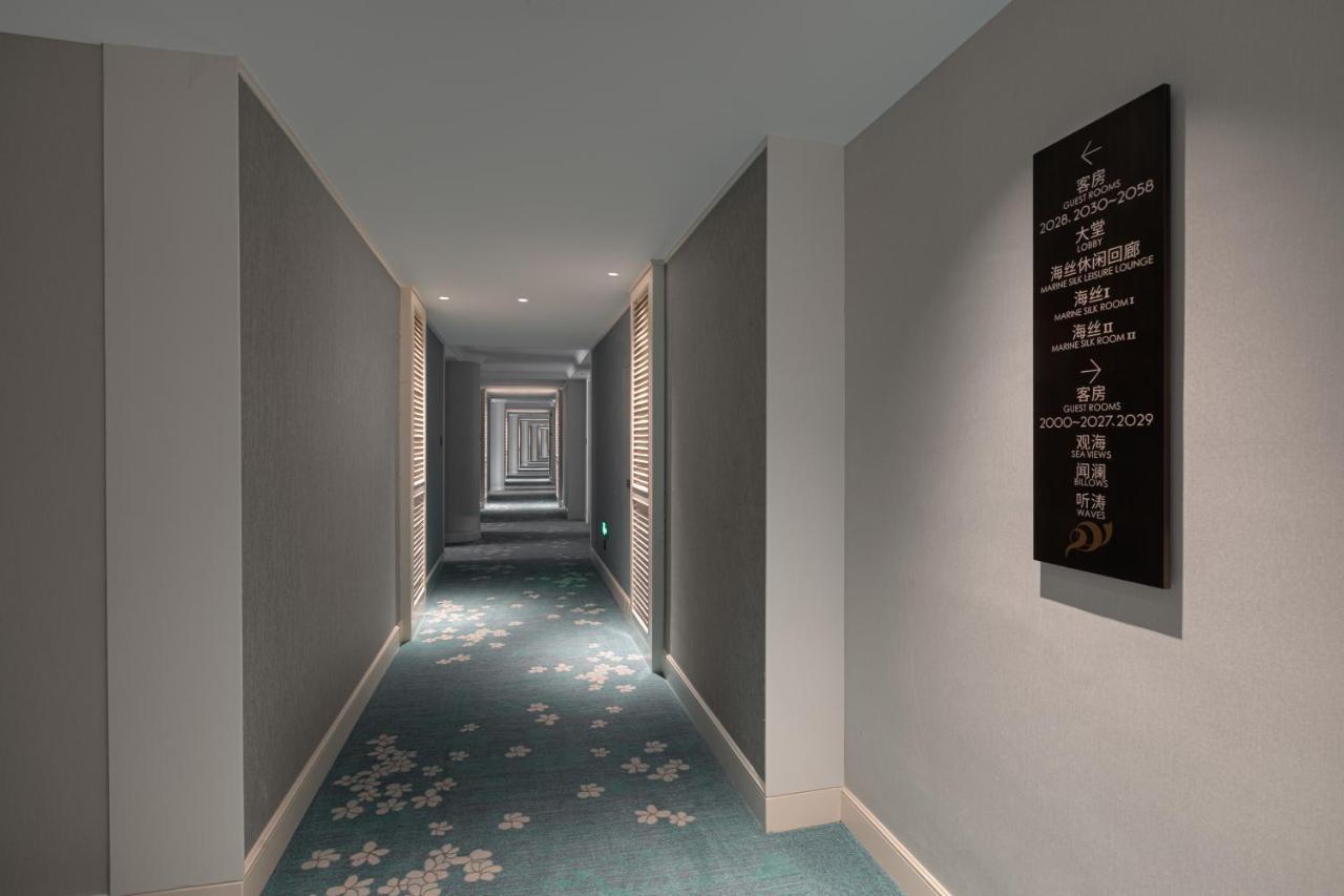 Xiamen International Seaside Hotel -Hotel Corridor Leads To The Stone Exhibition Hall Luaran gambar