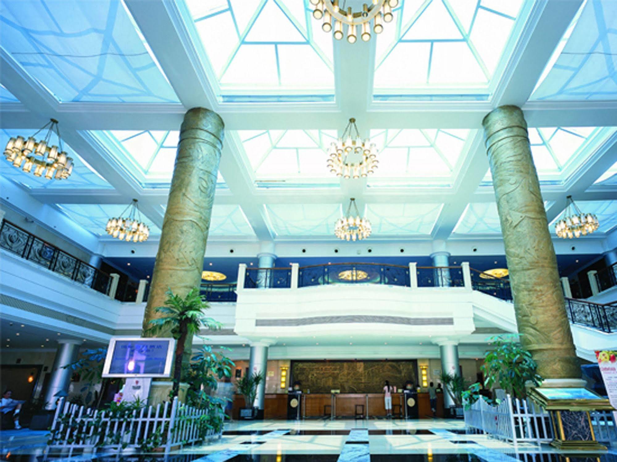 Xiamen International Seaside Hotel -Hotel Corridor Leads To The Stone Exhibition Hall Luaran gambar