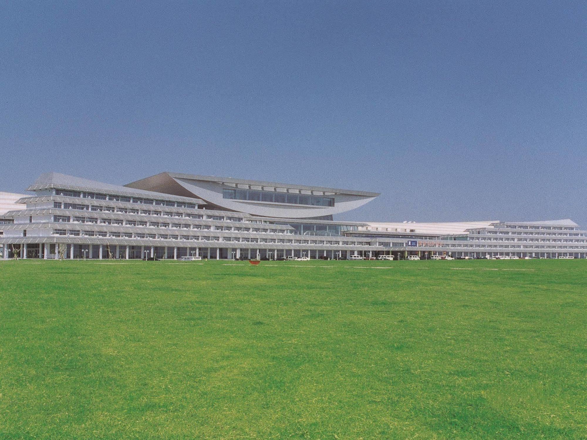 Xiamen International Seaside Hotel -Hotel Corridor Leads To The Stone Exhibition Hall Luaran gambar