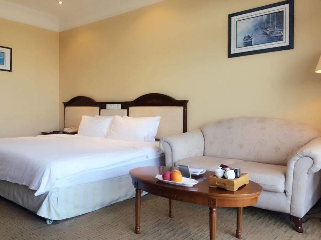 Xiamen International Seaside Hotel -Hotel Corridor Leads To The Stone Exhibition Hall Luaran gambar